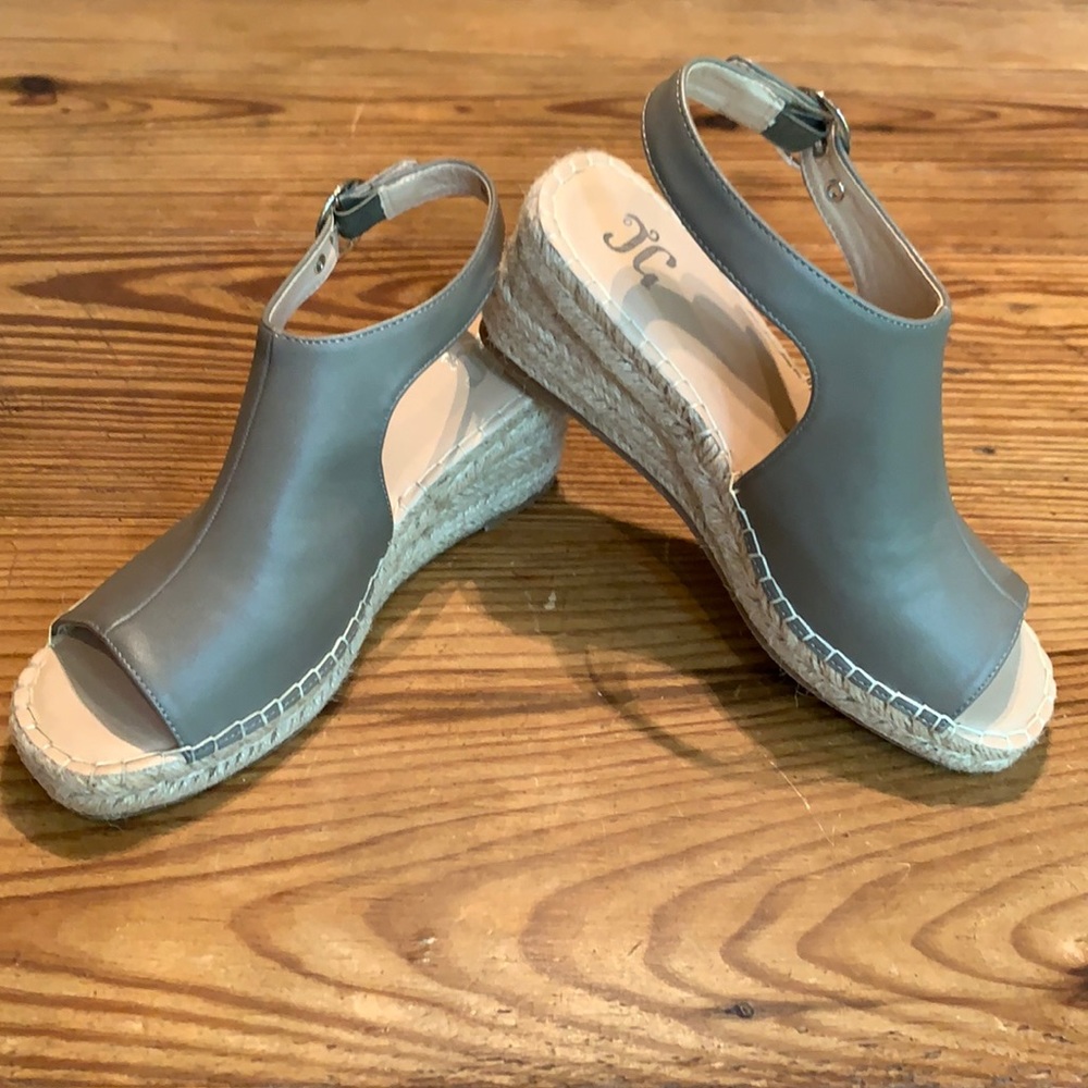 NWOT JG taupe sling-back, heeled, open-toed sandals/espadrilles